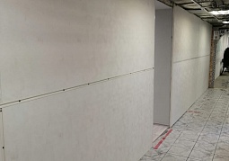 Отделка стен коридора гипсовинилом